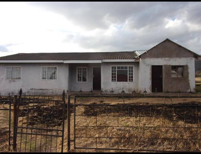 6 BEDROOM HOUSE FOR SALE IN EZIBELENI
